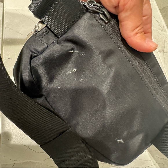 Lululemon Everywhere Belt Bag - Picture 5 of 6